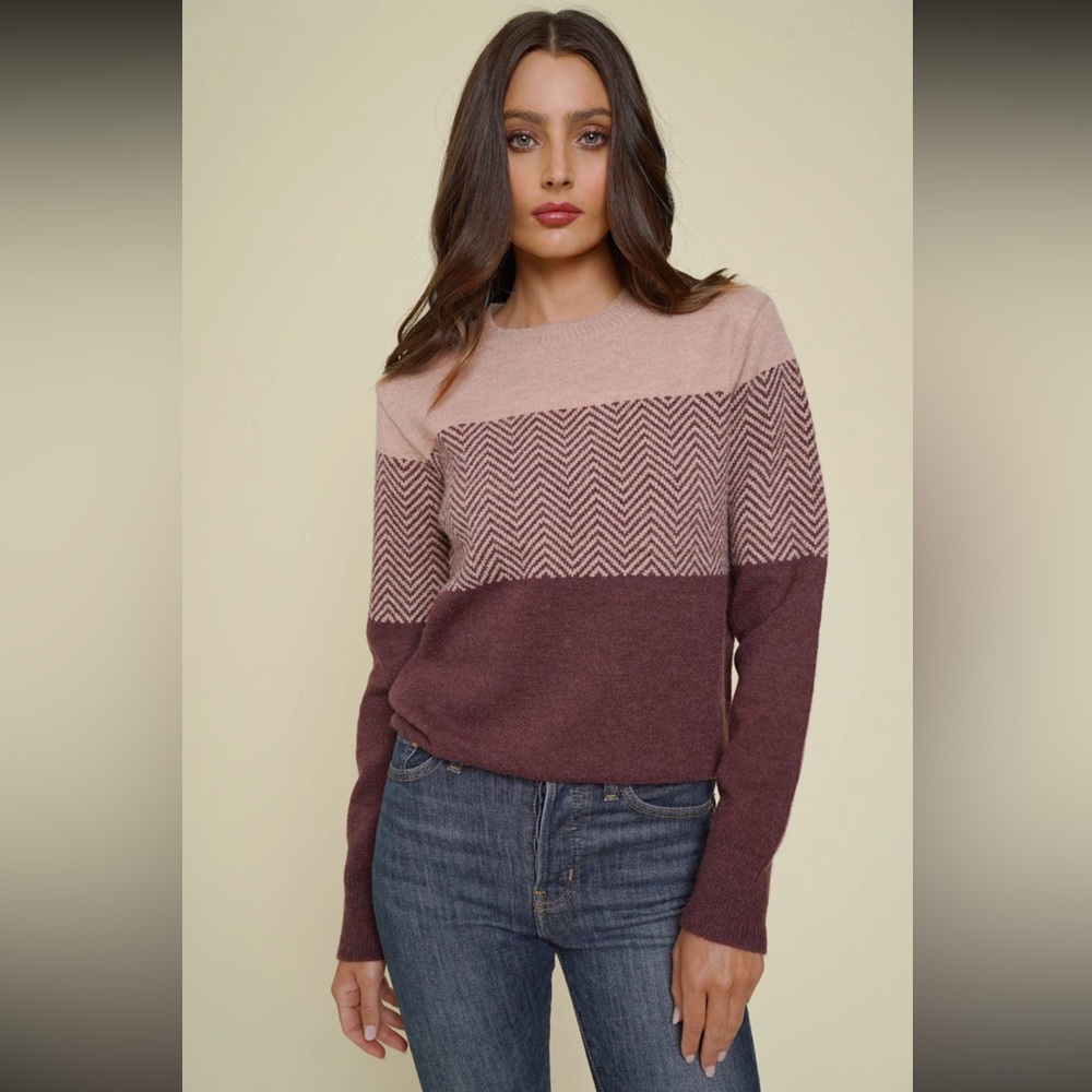 🆕Colorblock Pullover Sweater Chevron Pattern Plum Color